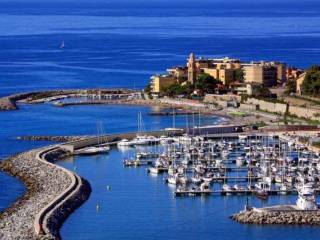 Posto auto in affitto a san lorenzo al mare via aurelia, 3