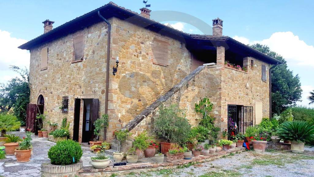 Casale in vendita a Chianciano Terme strada delle Cavine e Valli