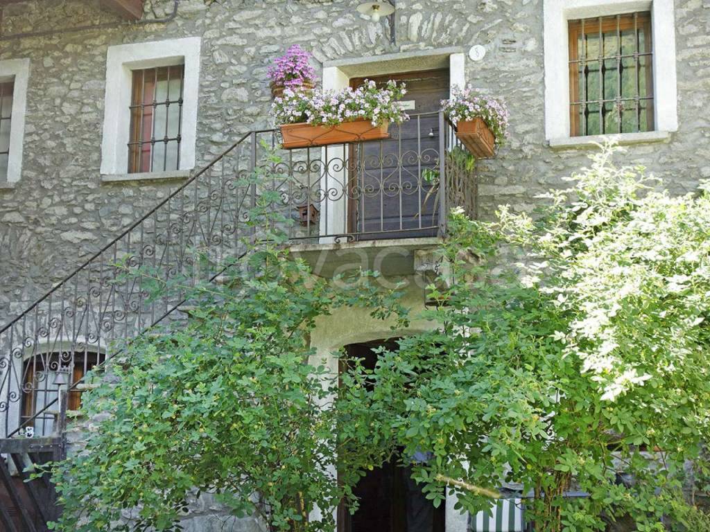 Casa Indipendente in vendita a Etroubles hameau Chez Les Blanc Dessous