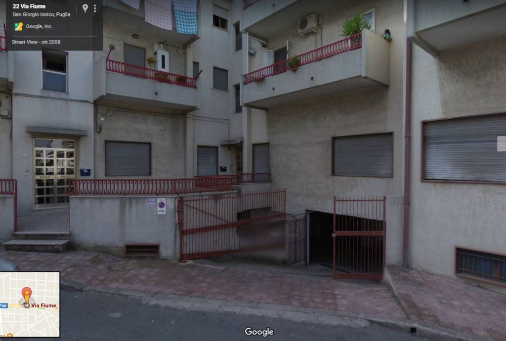 Garage in vendita a San Giorgio Ionico via Fiume, 3