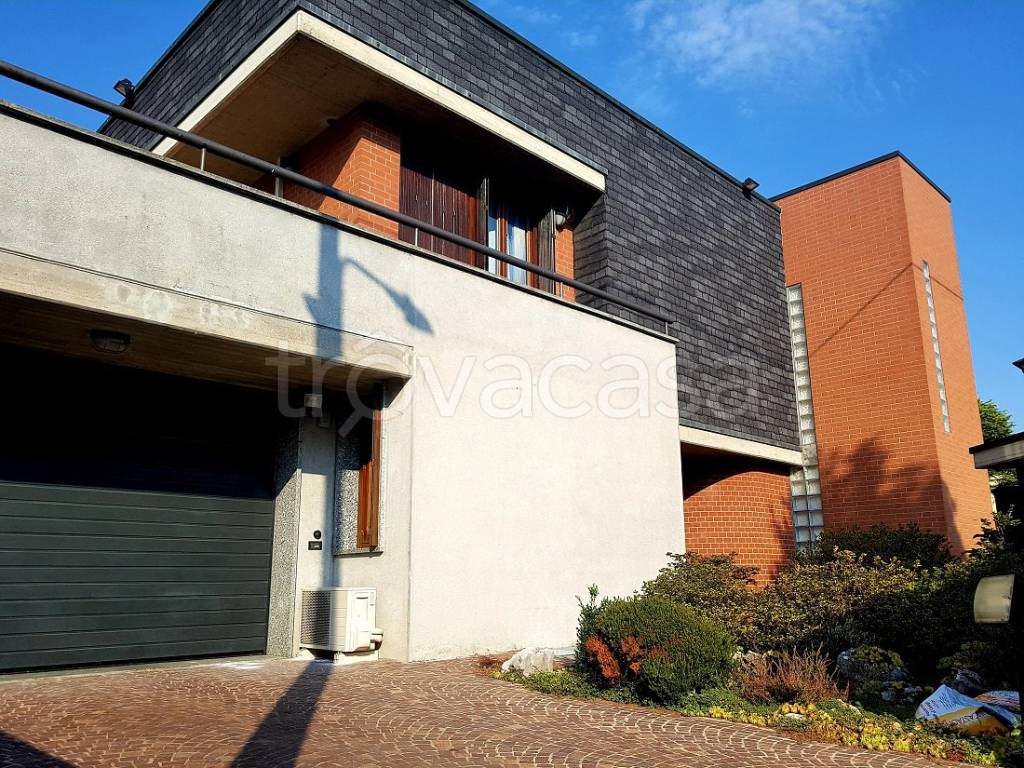 Villa in vendita a Vigevano corso Genova