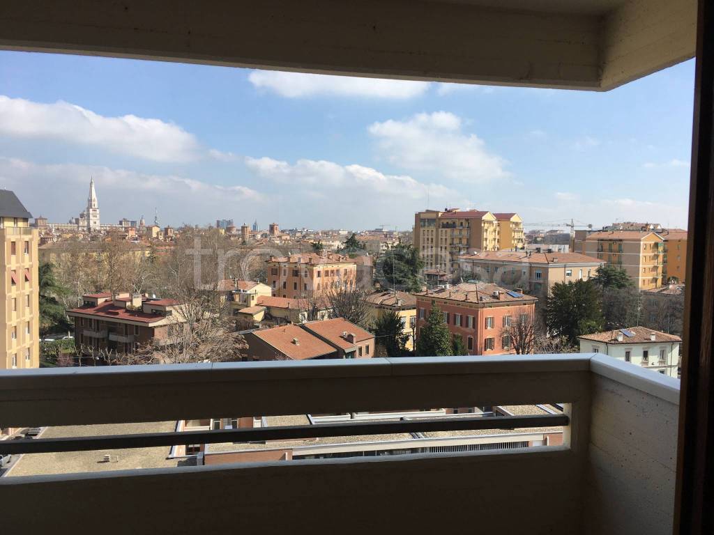 Appartamento in affitto a Modena via Pietro Giannone