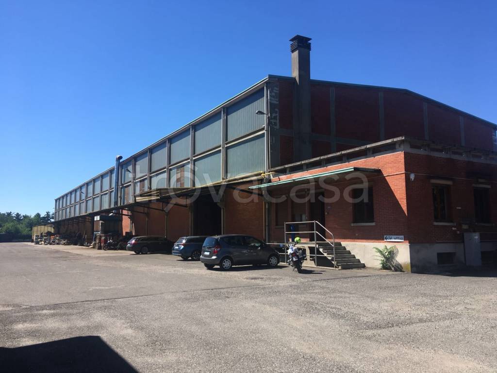 Capannone Industriale in vendita a Legnano via delle Betulle