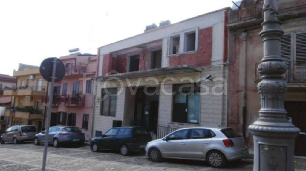 Filiale Bancaria in vendita a Sciara via Roma 77