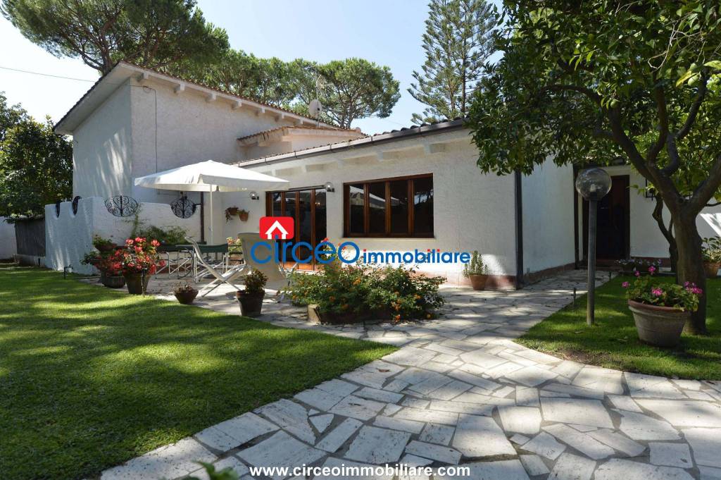Villa Bifamiliare in vendita a San Felice Circeo strada Provinciale Badino II