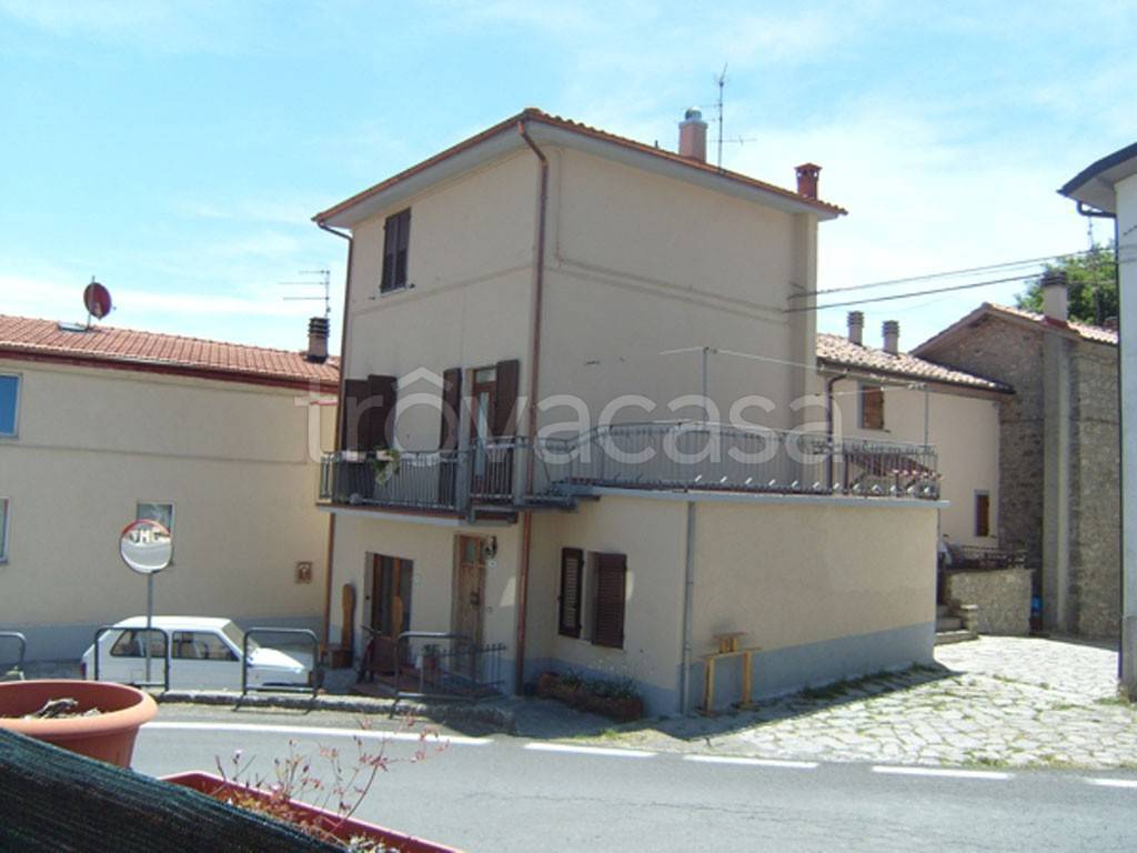 Casa Indipendente in vendita a Piancastagnaio via Saragiolo