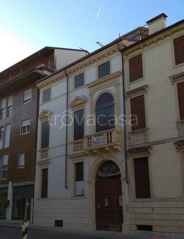 Appartamento in vendita a Vicenza corso Antonio Fogazzaro, 173