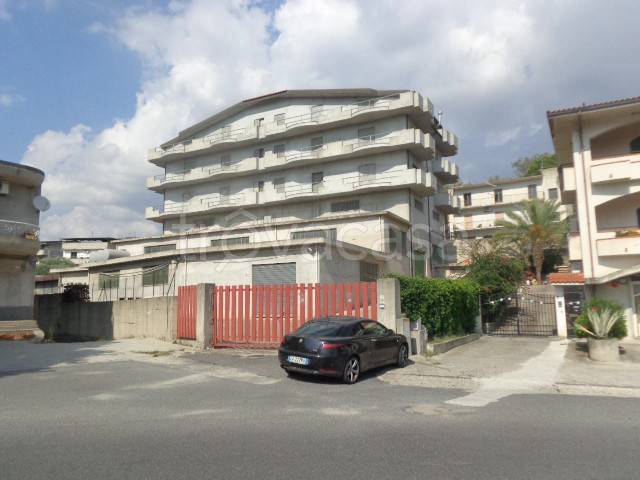 Intero Stabile in vendita a Gioiosa Ionica contrada Santa Tecla
