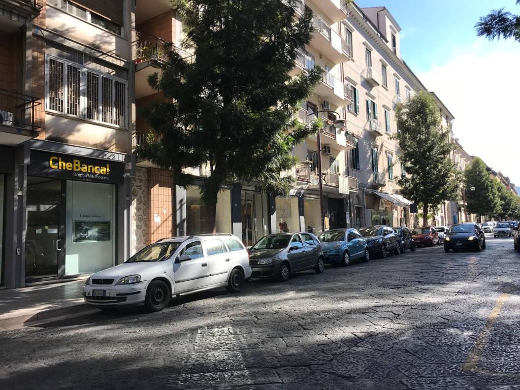 Negozio in vendita a Caserta corso Trieste, 197