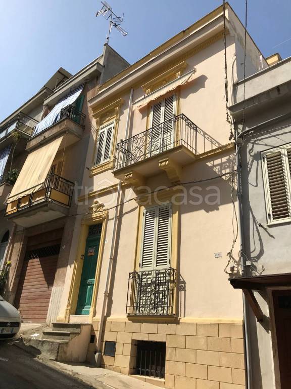 Intero Stabile in vendita a Bagnara Calabra via Maria Santissima delle Grazie, 58