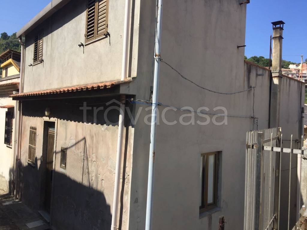 Casa Indipendente in vendita a Condrò via Asmara
