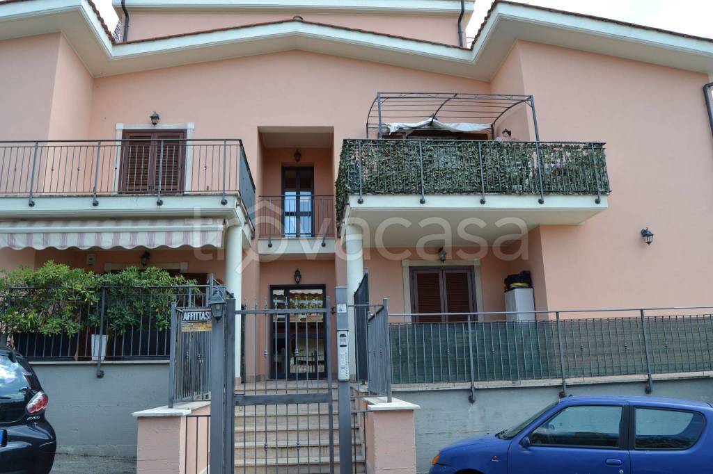Appartamento in in vendita da privato a Mentana via Metauro , 21