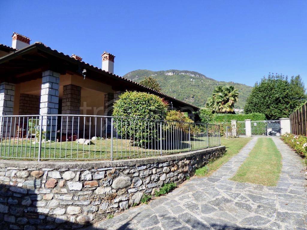 Villa in vendita a Gravedona ed Uniti via Beata Maddalena di Canossa