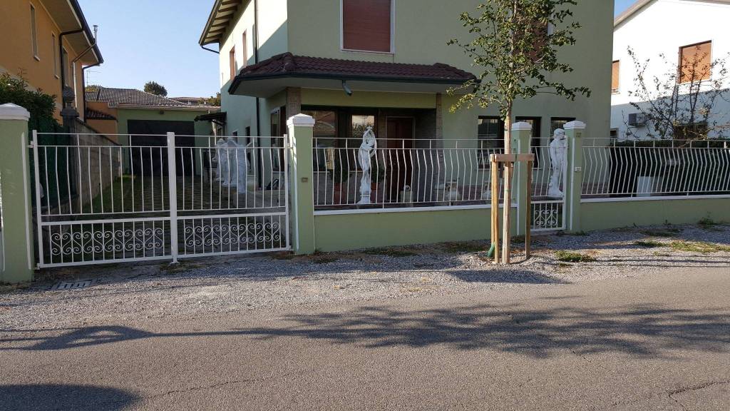 Villa in in vendita da privato a Marmirolo viale Vittorio Gavioli, 22