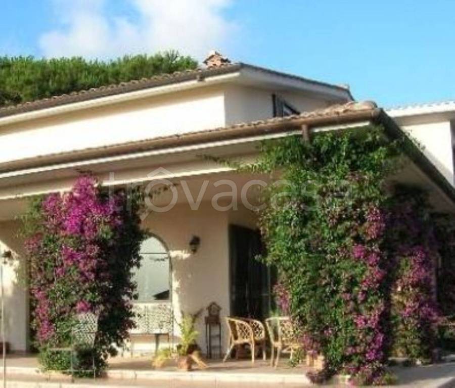Villa in in vendita da privato ad Anguillara Sabazia via degli Eucalipti, 28
