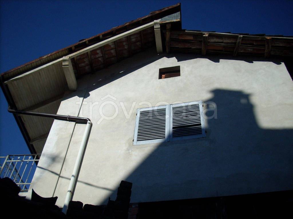 Appartamento in in vendita da privato a Valdilana frazione Robiolio, 35