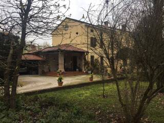 Villa in in vendita da privato a ostiglia via cristoforo colombo, 26