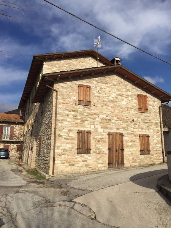 Casa Indipendente in in vendita da privato a Gubbio strada Provinciale di Caicambiucci