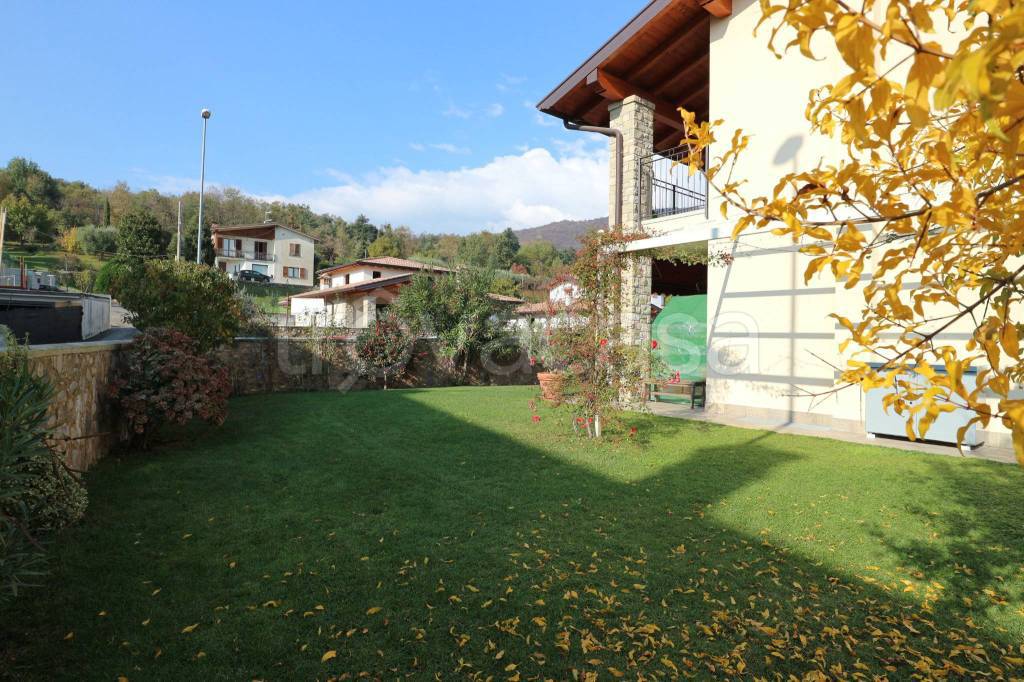 Villa Bifamiliare in vendita a Corte Franca