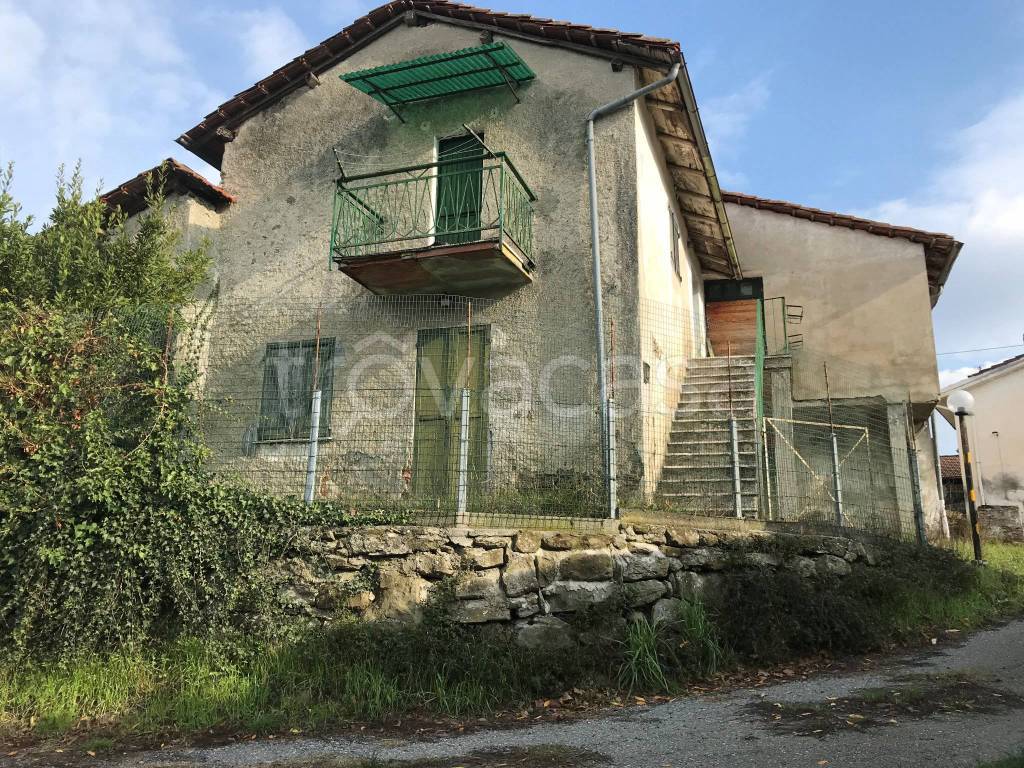 Casa Indipendente in vendita a Dego località Girini
