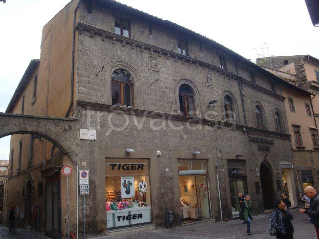 Ufficio in vendita a Viterbo piazza delle Erbe, 4