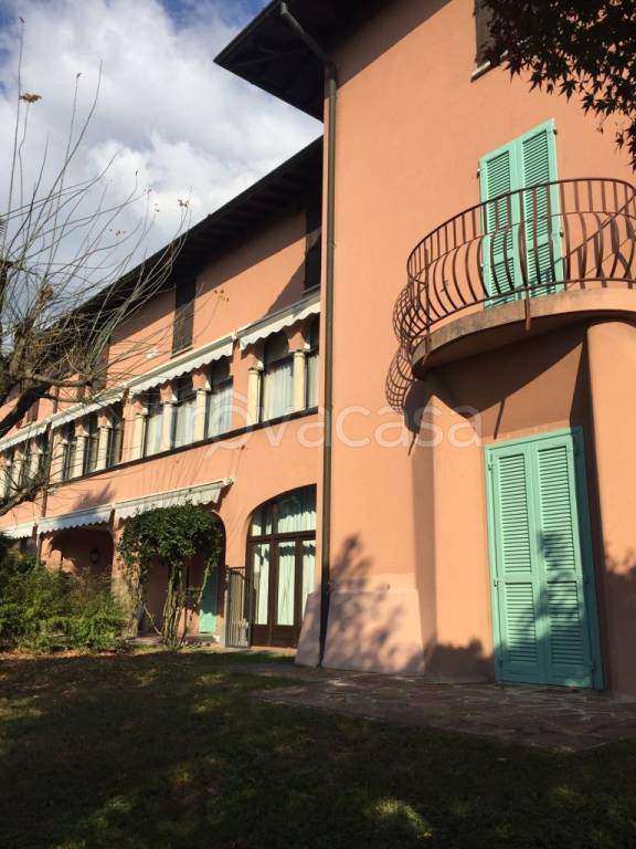 Villa in vendita a Credaro via Castel Montecchio