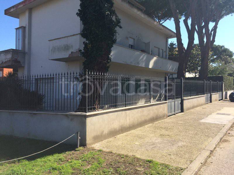Casa Indipendente in vendita a Fiumicino viale Sestri Levante, 89
