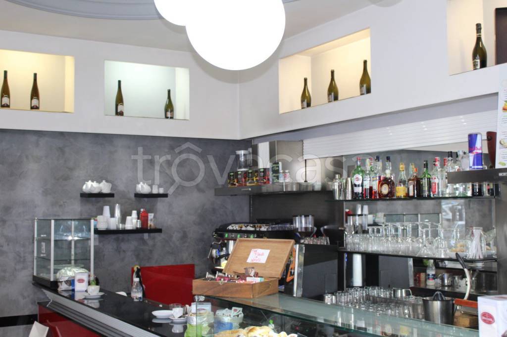 Bar in vendita a Roma piazza Giuseppe Mazzini, 12