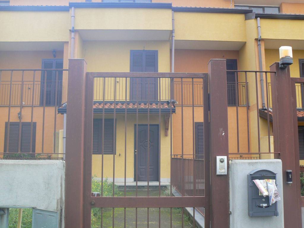 Villa a Schiera in in vendita da privato a Paternò via Don Milani, 41