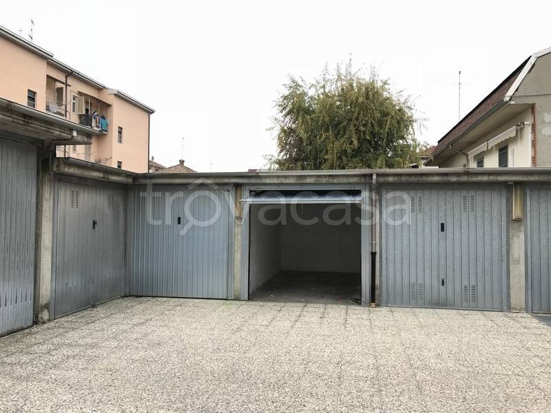 Garage in vendita ad Alessandria via Carlo e Novello Rosselli