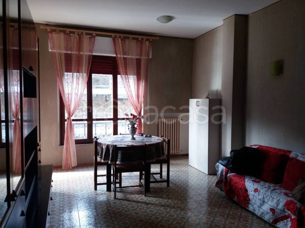 Appartamento in vendita ad Ascoli Piceno via Sant'Emidio Rosso