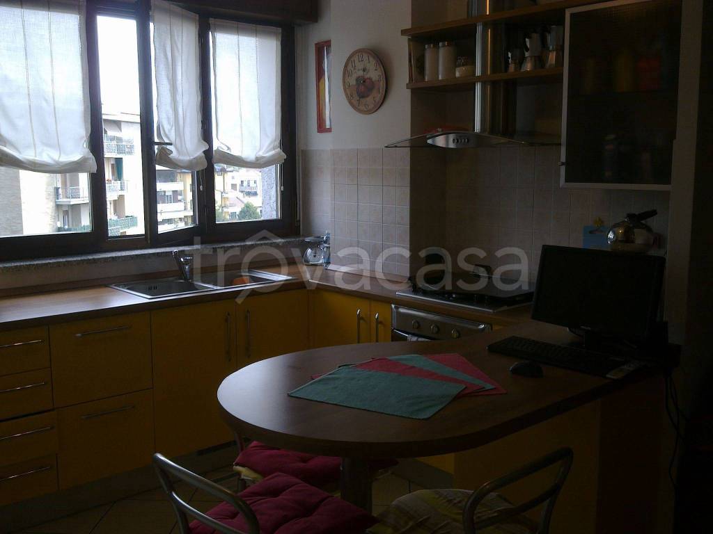 Appartamento in in vendita da privato a Gallarate via Giuseppe Parini, 12