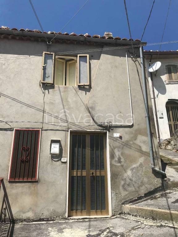 Casa Indipendente in in vendita da privato a Torrebruna salita Cima della Torre, 3