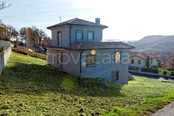 Villa in in vendita da privato a Monte Grimano Terme via Montello