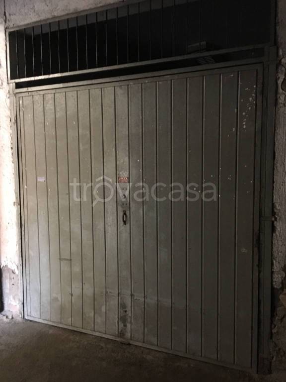 Garage in vendita a Roma via dei Meli, 14