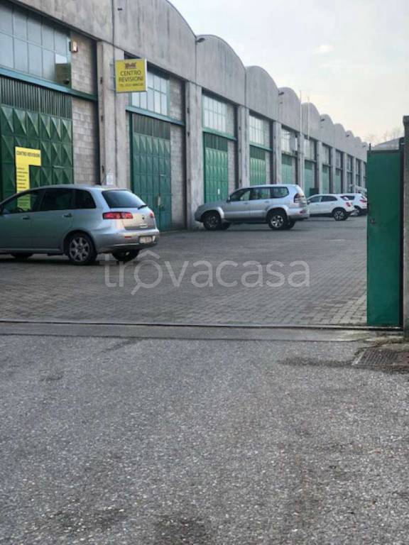Capannone Industriale in vendita a Novara via pacinotti