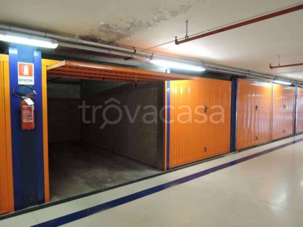 Garage in vendita a Moncalieri strada Torino, 2
