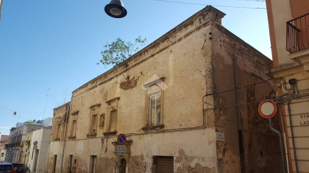 Casa Indipendente in vendita a Brindisi via Lata, 112