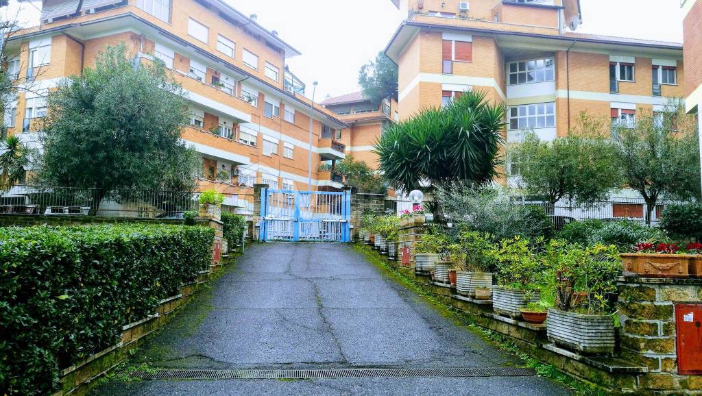 Appartamento in vendita a Roma via Francesco Miceli Picardi