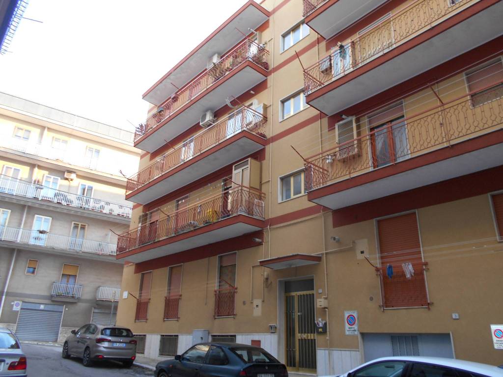 Appartamento in vendita a Noci via Achille Grandi, 1