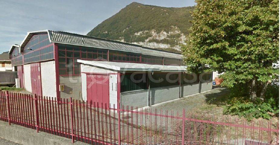 Capannone Industriale in vendita a Castelmarte via Carso