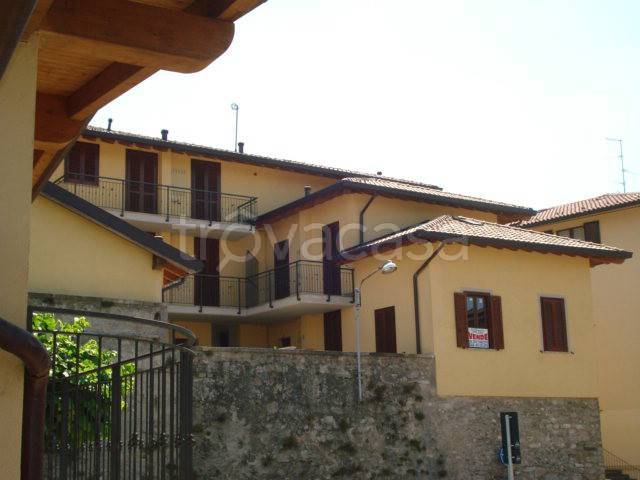 Villa a Schiera in vendita a Casnate con Bernate contrada La Torre, 3