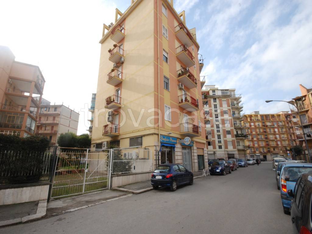 Appartamento in vendita a Foggia via Antonio De Viti De Marco, 15