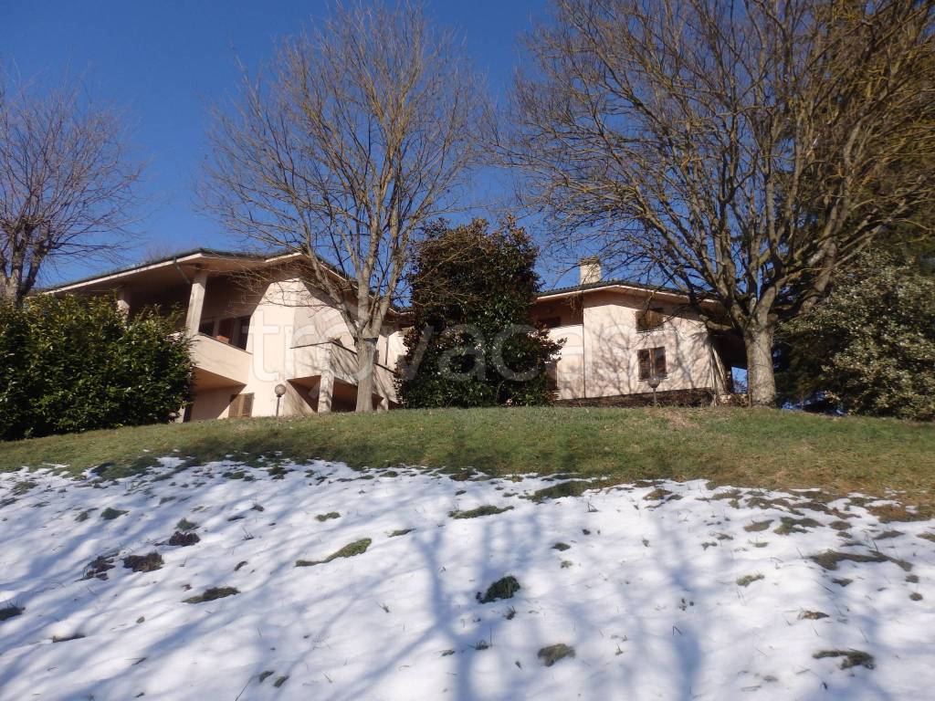 Villa in vendita a Calliano via Cernaia, 48