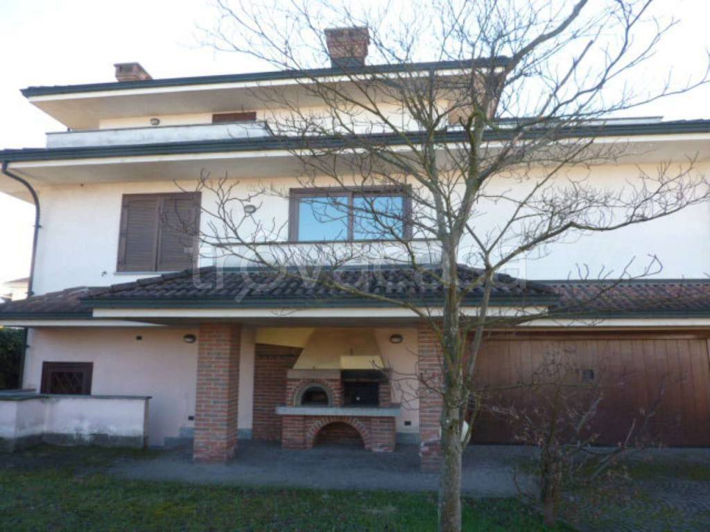 Villa in vendita a Vigevano via Via XX settembre 48