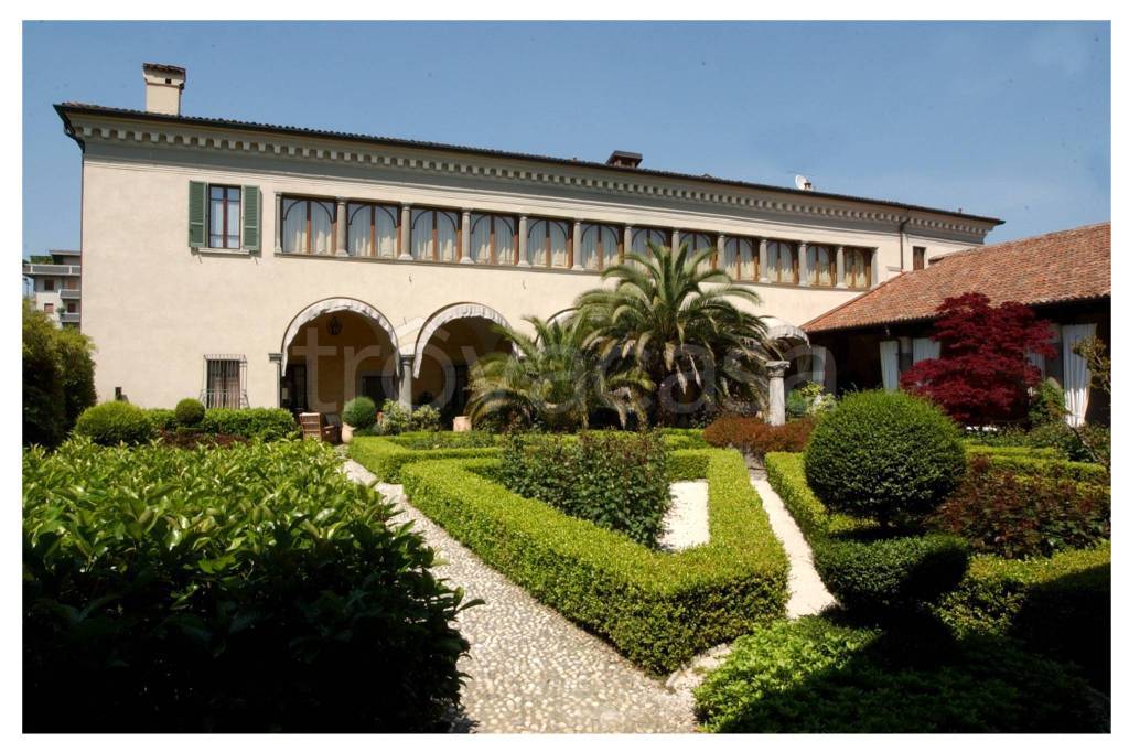 Villa in vendita a Brescia via Fabio Filzi