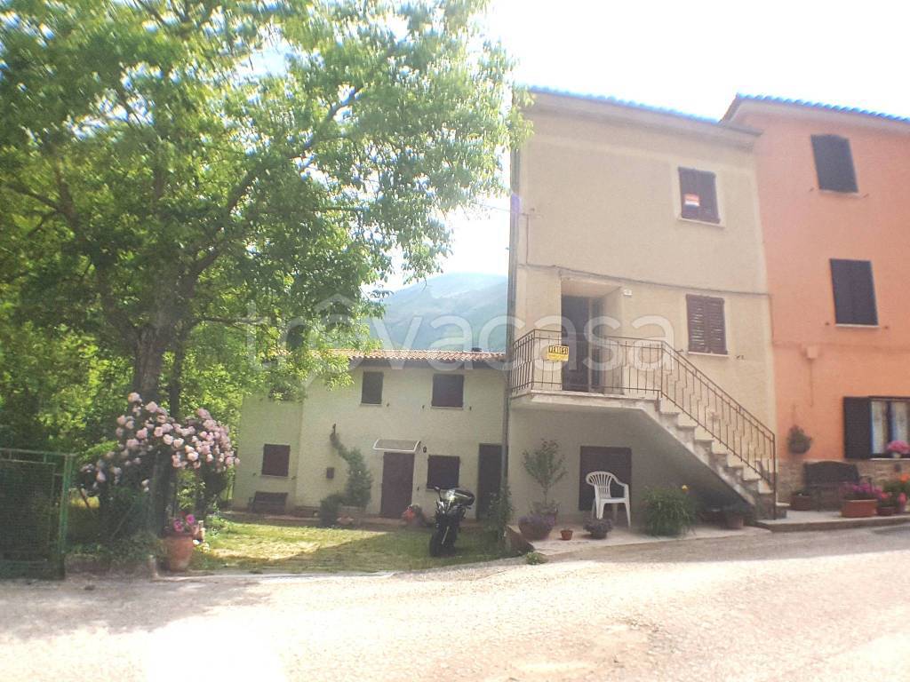 Casa Indipendente in vendita a Cantiano via Tommaso Cordelli, 5