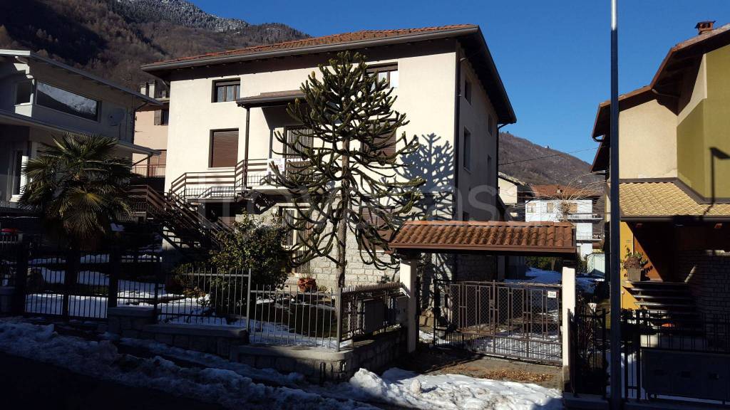 Villa Bifamiliare in in vendita da privato a Malonno via Giacomo Matteotti, 9