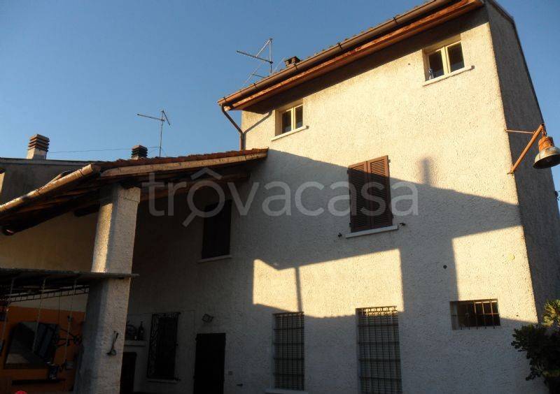 Casa Indipendente in vendita ad Azzanello