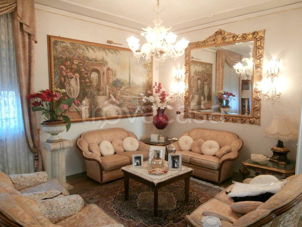 Villa in vendita a Ferrara viale dei Mille